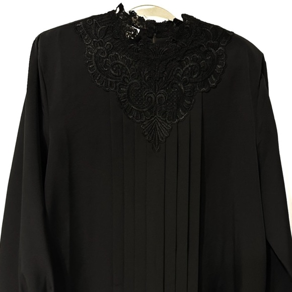 Vintage Liz Baker Essentials Black Women's Blouse with Lace Detail 80s/90s XL - Picture 12 of 16